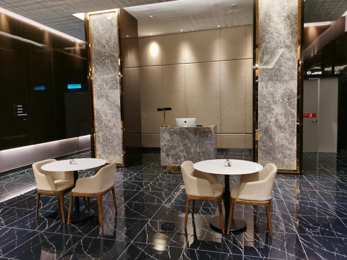 Beacon Exec Suites# Msg Chair#Disney Hotstar George Town Buitenkant foto
