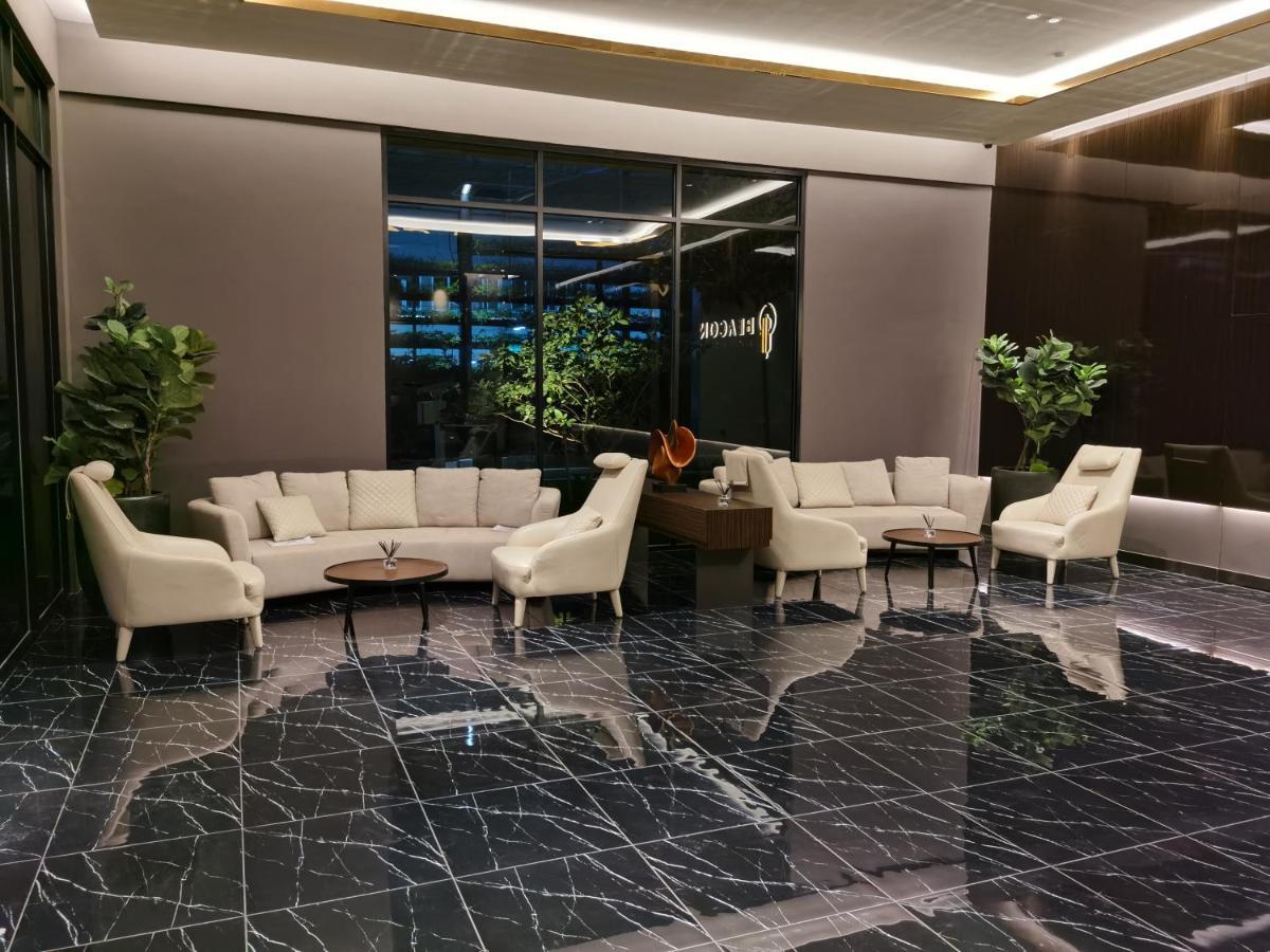 Beacon Exec Suites# Msg Chair#Disney Hotstar George Town Buitenkant foto