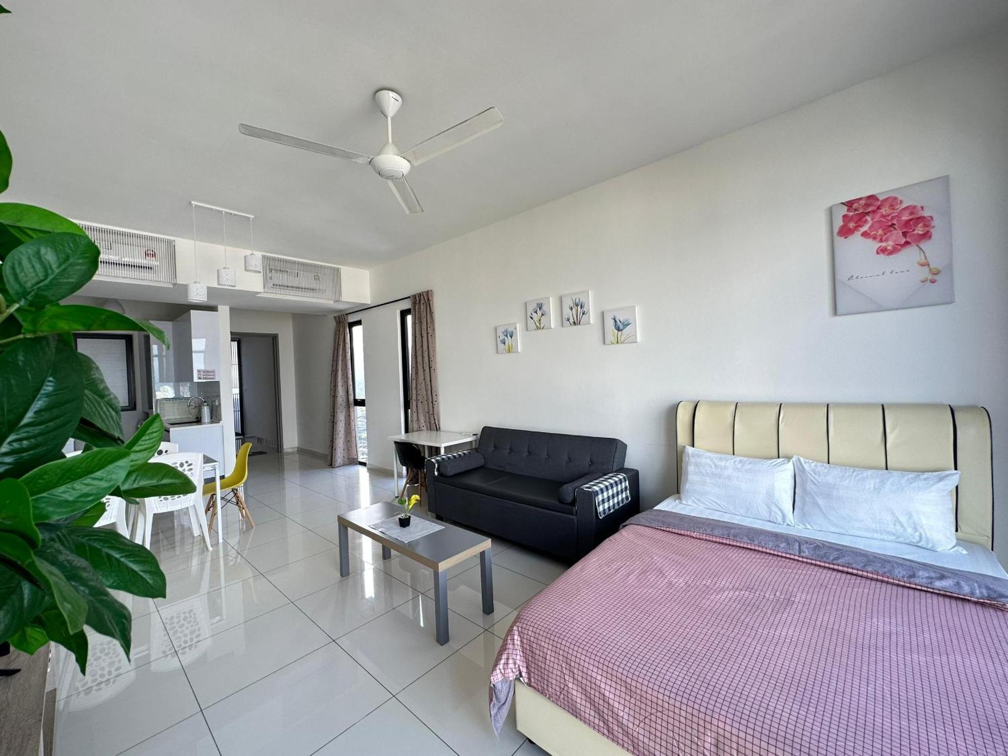 Beacon Exec Suites# Msg Chair#Disney Hotstar George Town Buitenkant foto